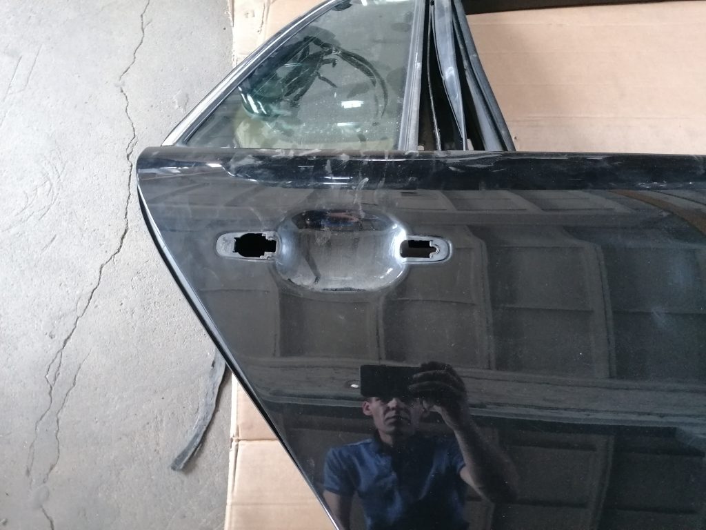 Aizmugurējās labās durvis priekš VW PHAETON 2005