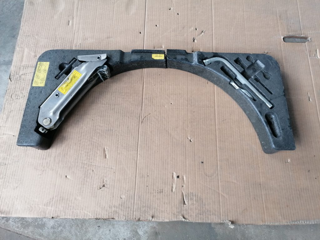 Instrumentu komplekts priekš VW PHAETON 2005 1 Instrumentu komplekts priekš VW PHAETON 2005