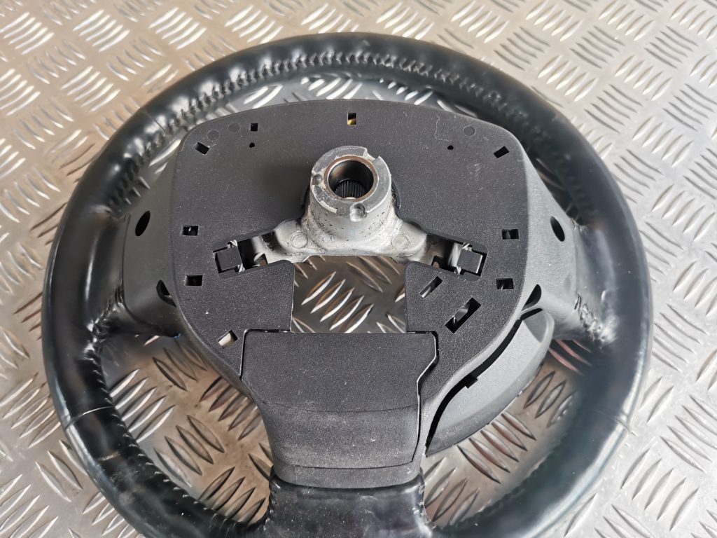 Stūre priekš MITSUBISHI LANCER 2009 4 Stūre priekš MITSUBISHI LANCER 2009