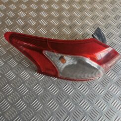 Aizmugurējais kreisais lukturis priekš MITSUBISHI LANCER 2009