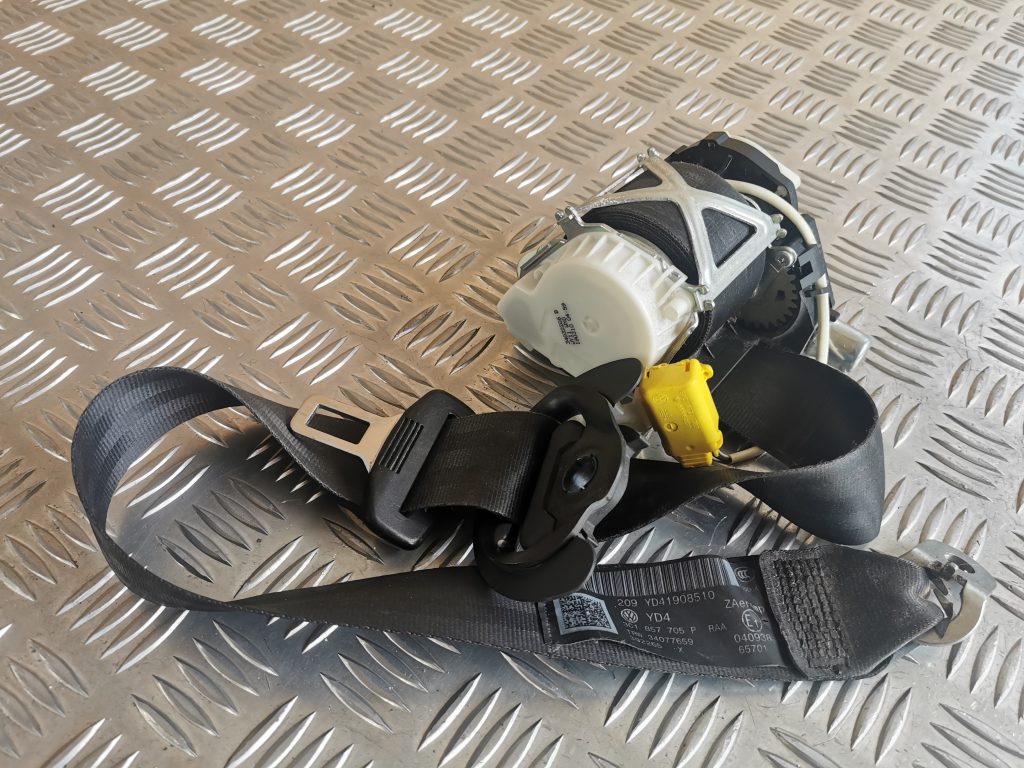 Priekšējā kreisā drošības josta priekš VW PASSAT CC 2009 2 Priekšējā kreisā drošības josta priekš VW PASSAT CC 2009