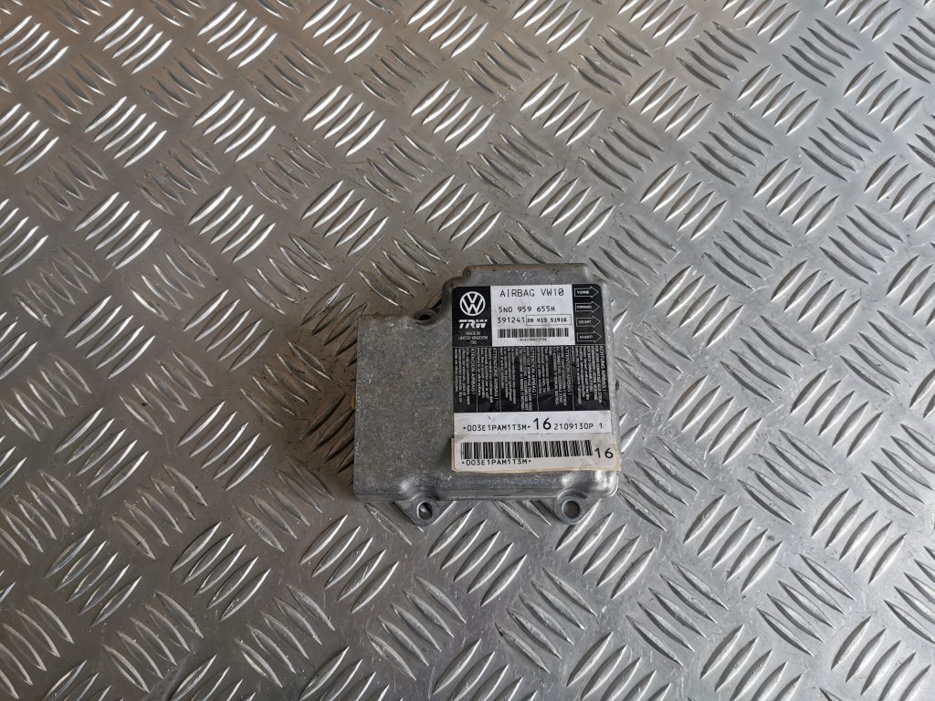 Drošības spilvena vadības bloks priekš VW PASSAT CC 2009 1 Drošības spilvena vadības bloks priekš VW PASSAT CC 2009