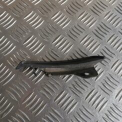 Aizmugurējā spārna un bufera stiprinājums priekš VW PASSAT CC 2009