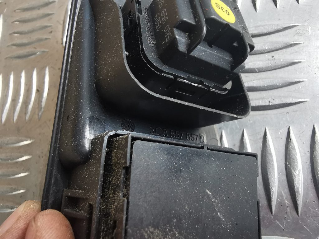 Šofera durvju slēdža pogas priekš VW PASSAT CC 2009