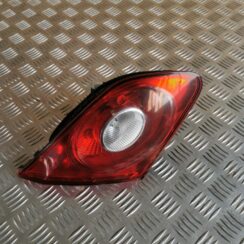 Bagāžnieka vāka kreisais lukturis priekš VW PASSAT CC 2009