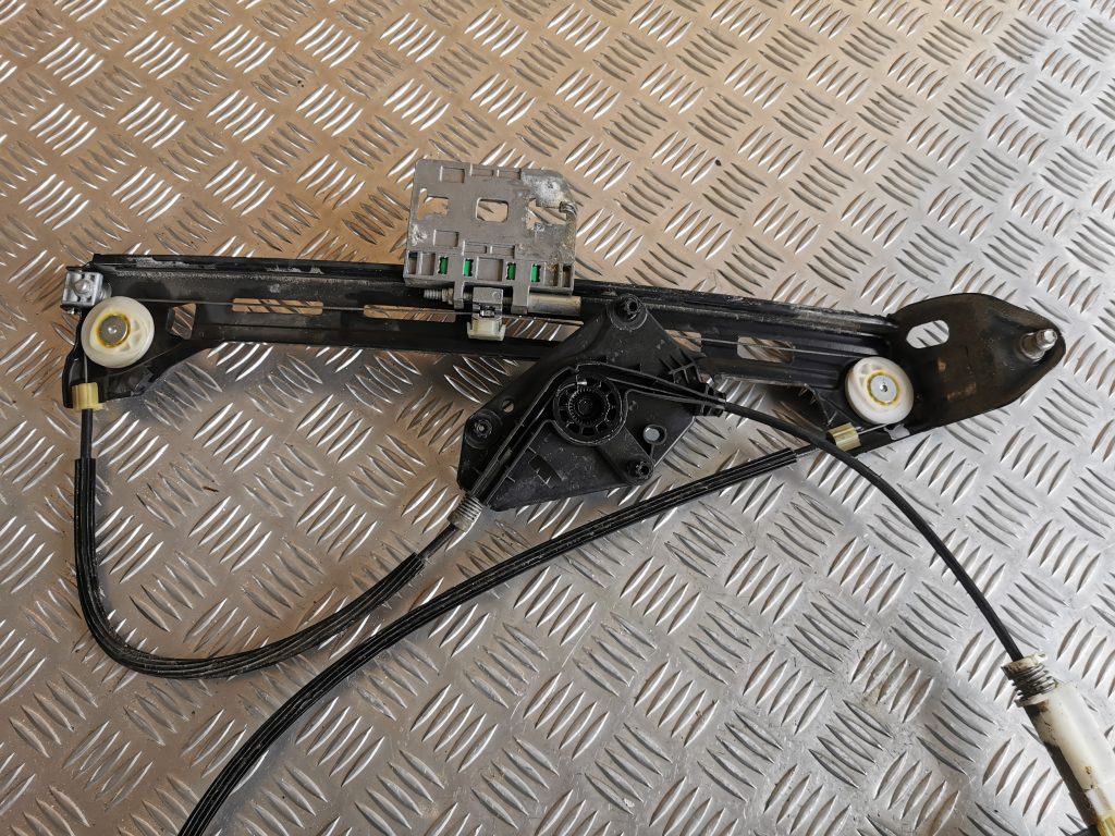 Stikla pacelšanas mehānisms priekšējais kreisais priekš VW PASSAT CC 2009 6 Stikla pacelšanas mehānisms priekšējais kreisais priekš VW PASSAT CC 2009