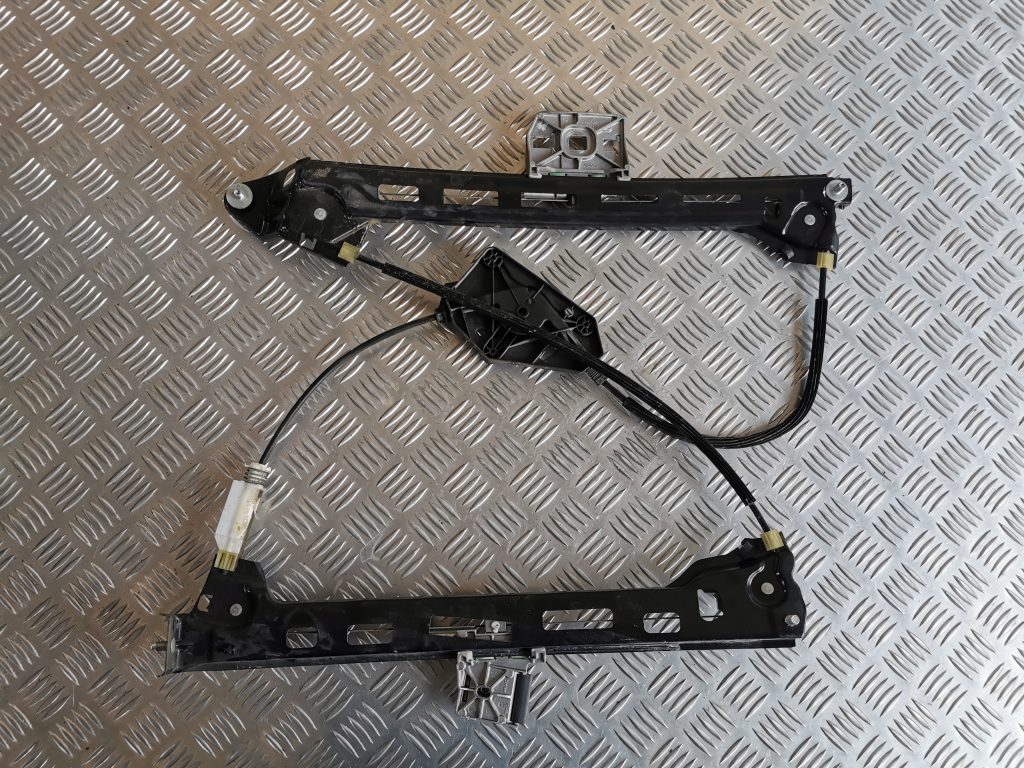 Stikla pacelšanas mehānisms priekšējais kreisais priekš VW PASSAT CC 2009 4 Stikla pacelšanas mehānisms priekšējais kreisais priekš VW PASSAT CC 2009