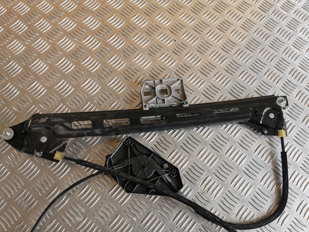 Stikla pacelšanas mehānisms priekšējais kreisais priekš VW PASSAT CC 2009 2 Stikla pacelšanas mehānisms priekšējais kreisais priekš VW PASSAT CC 2009