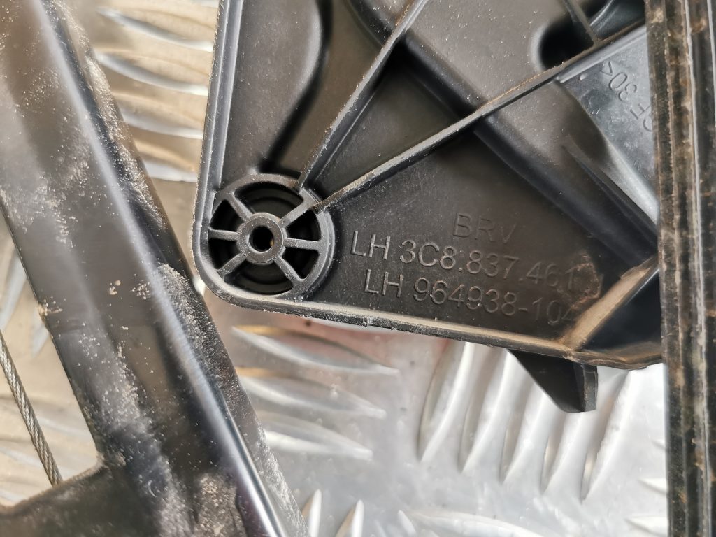 Stikla pacelšanas mehānisms priekšējais kreisais priekš VW PASSAT CC 2009 7 Stikla pacelšanas mehānisms priekšējais kreisais priekš VW PASSAT CC 2009