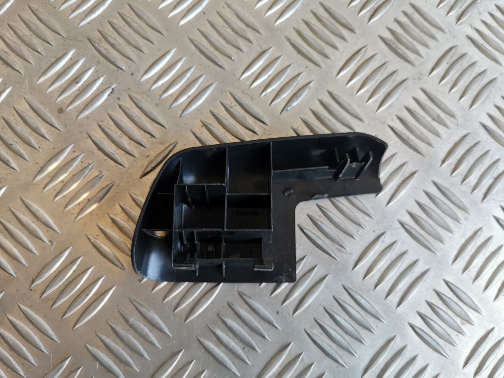 Priekšējā kreisā sēdekļa sliežu apdare priekš AUDI A6 1998 2 Priekšējā kreisā sēdekļa sliežu apdare priekš AUDI A6 1998