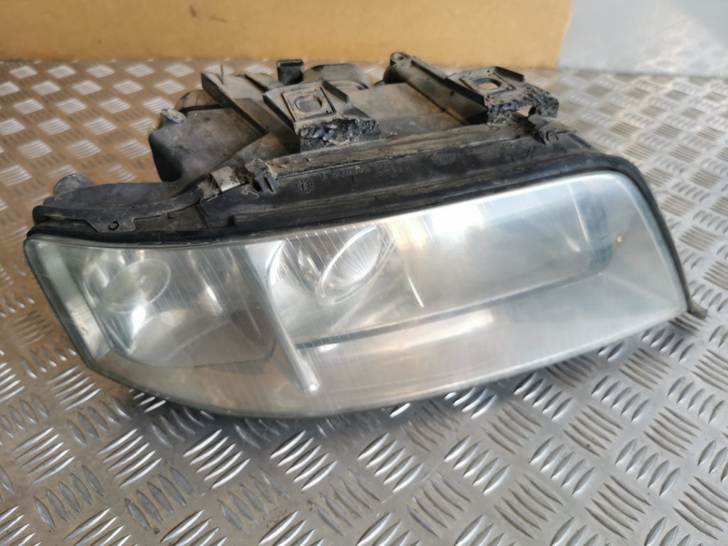 Priekšējais labais lukturis priekš AUDI A6 1998 2 Priekšējais labais lukturis priekš AUDI A6 1998
