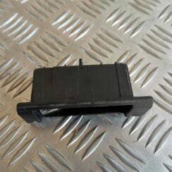 Pelnu trauks priekš AUDI A6 1998