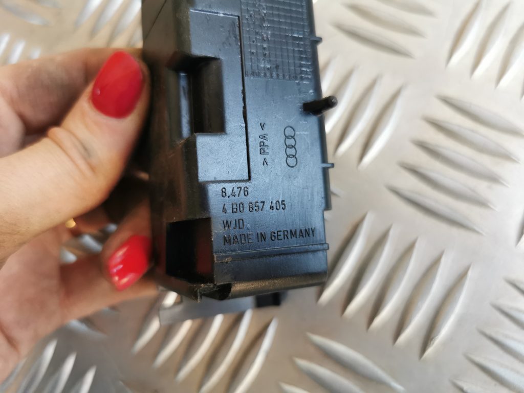 Pelnu trauks priekš AUDI A6 1998 4 Pelnu trauks priekš AUDI A6 1998