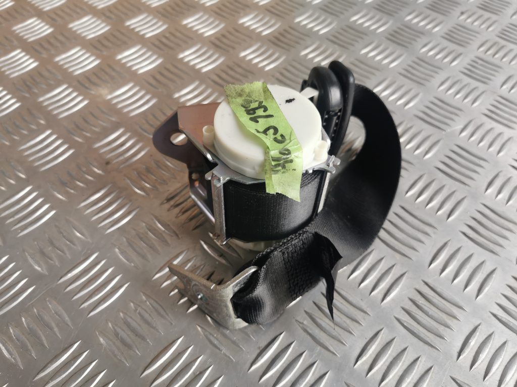 Aizmugurējā labā drošības josta priekš LAND ROVER FREELANDER 2007 2 Aizmugurējā labā drošības josta priekš LAND ROVER FREELANDER 2007