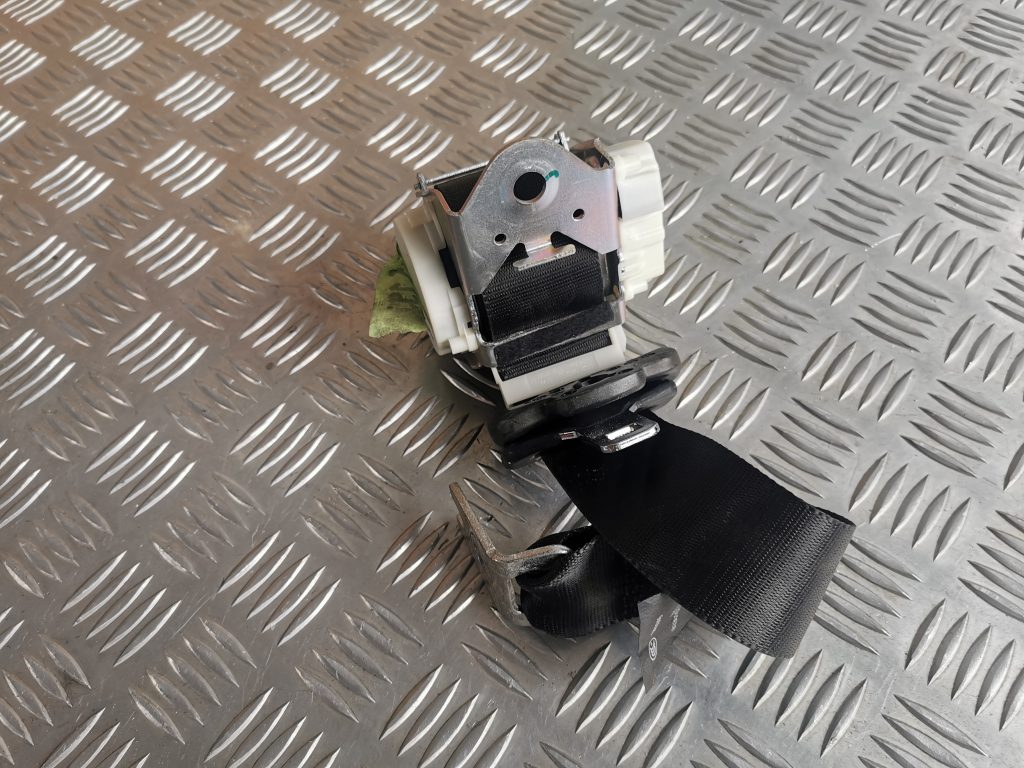 Aizmugurējā labā drošības josta priekš LAND ROVER FREELANDER 2007 3 Aizmugurējā labā drošības josta priekš LAND ROVER FREELANDER 2007