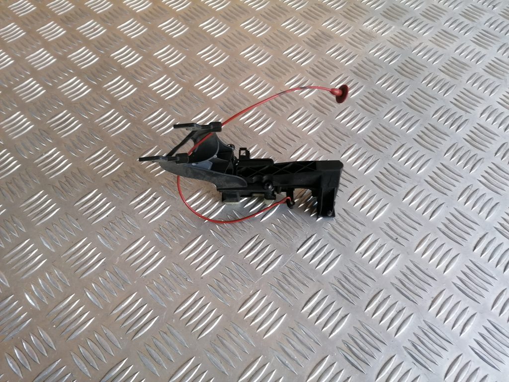 Degvielas tvertnes vāka slēdzene priekš MERCEDES BENZ ML320 2005 BLACK