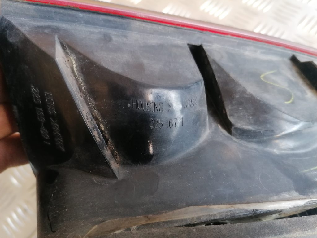 Aizmugurējais kreisais lukturis priekš MERCEDES BENZ ML320 2005 BLACK 6 Aizmugurējais kreisais lukturis priekš MERCEDES BENZ ML320 2005 BLACK