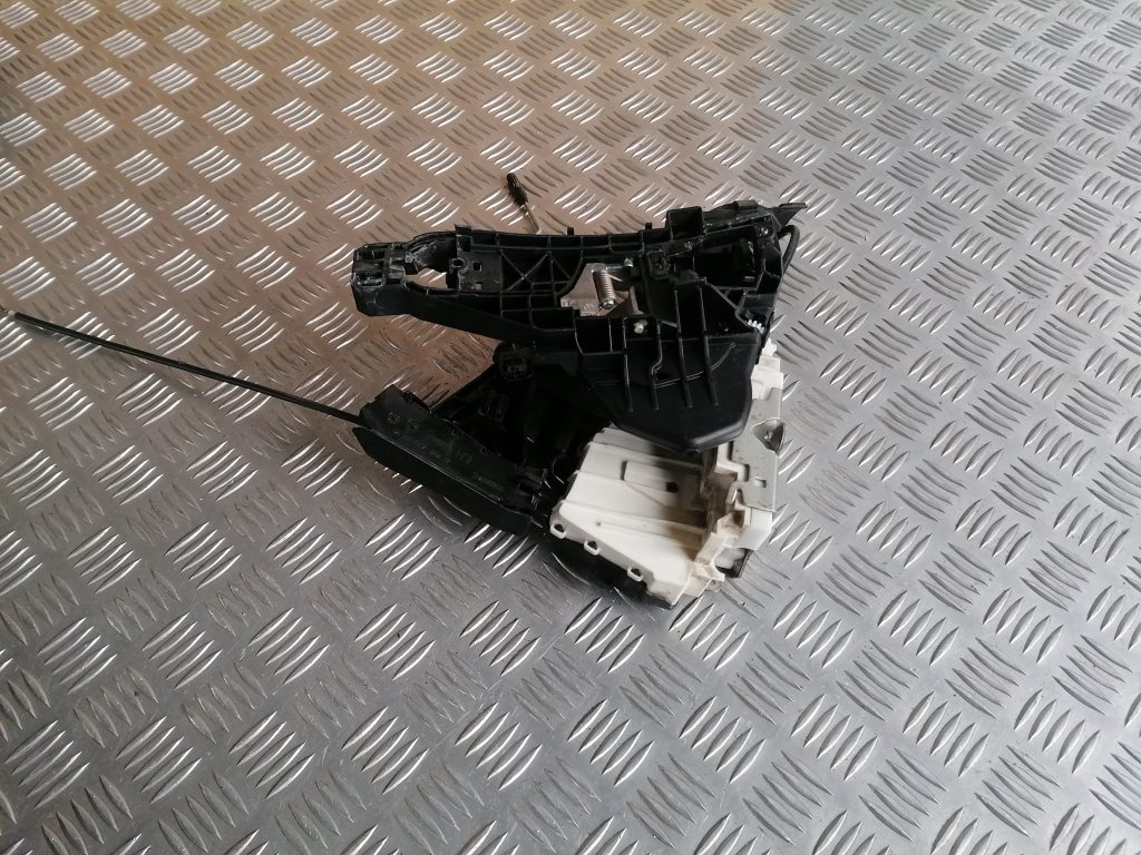 Priekšējo kreiso durvju slēdzene priekš MERCEDES BENZ ML320 2005 BLACK