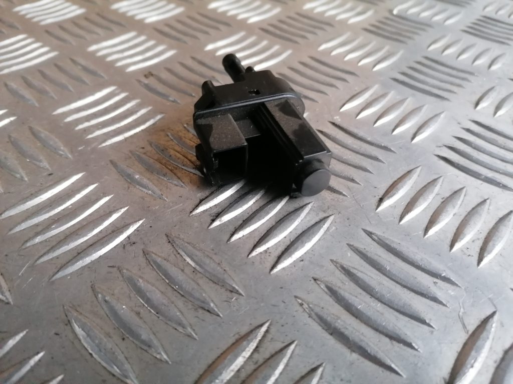 Bremžu signāla slēdzis priekš MERCEDES BENZ ML320 2005 BLACK 2 Bremžu signāla slēdzis priekš MERCEDES BENZ ML320 2005 BLACK