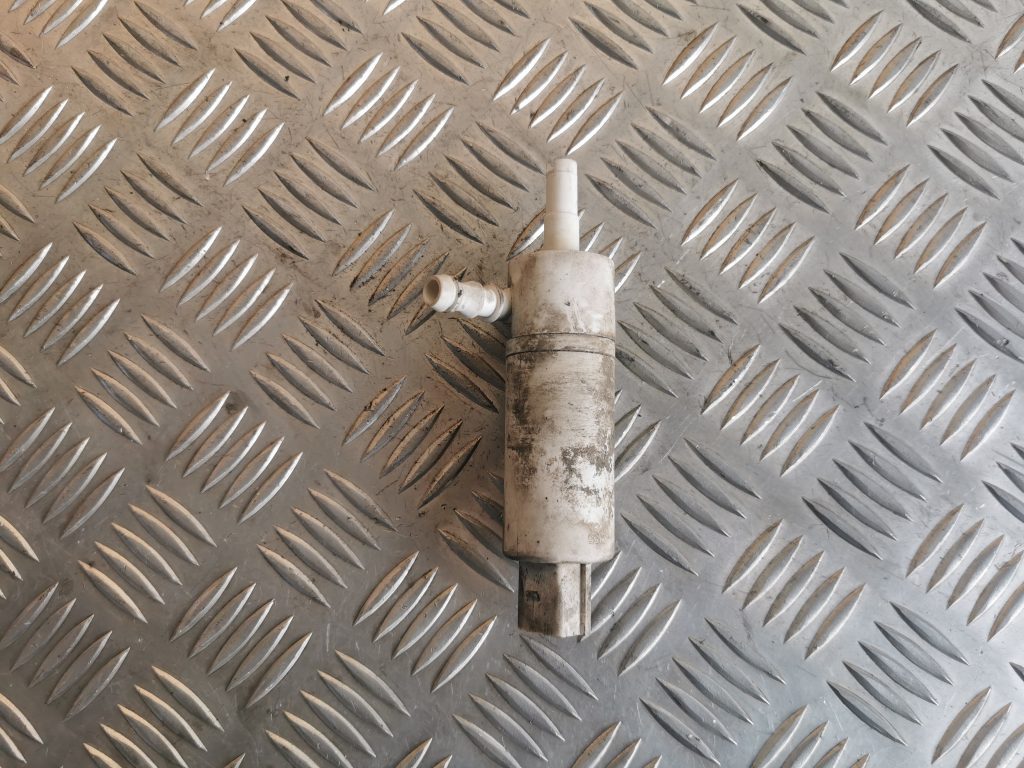 Mazgātāja šķidruma sūknis priekš MERCEDES BENZ ML320 2005 BLACK