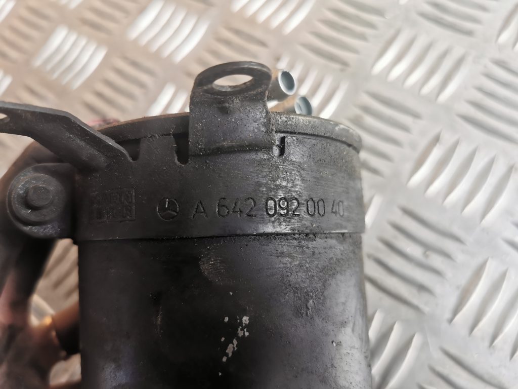 Degvielas filtra korpuss priekš MERCEDES BENZ ML320 2005 BLACK 2 Degvielas filtra korpuss priekš MERCEDES BENZ ML320 2005 BLACK