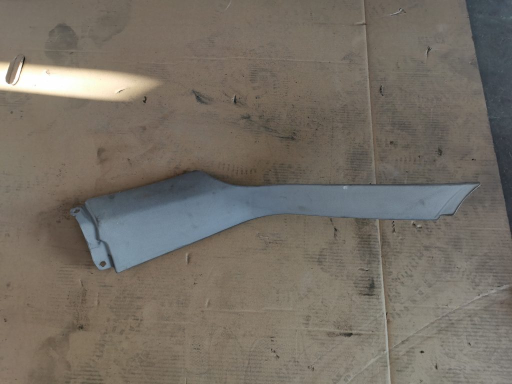 Bagažnieka nodalījuma statnes apdare priekš MERCEDES BENZ ML320 2005 BLACK 1 Bagažnieka nodalījuma statnes apdare priekš MERCEDES BENZ ML320 2005 BLACK