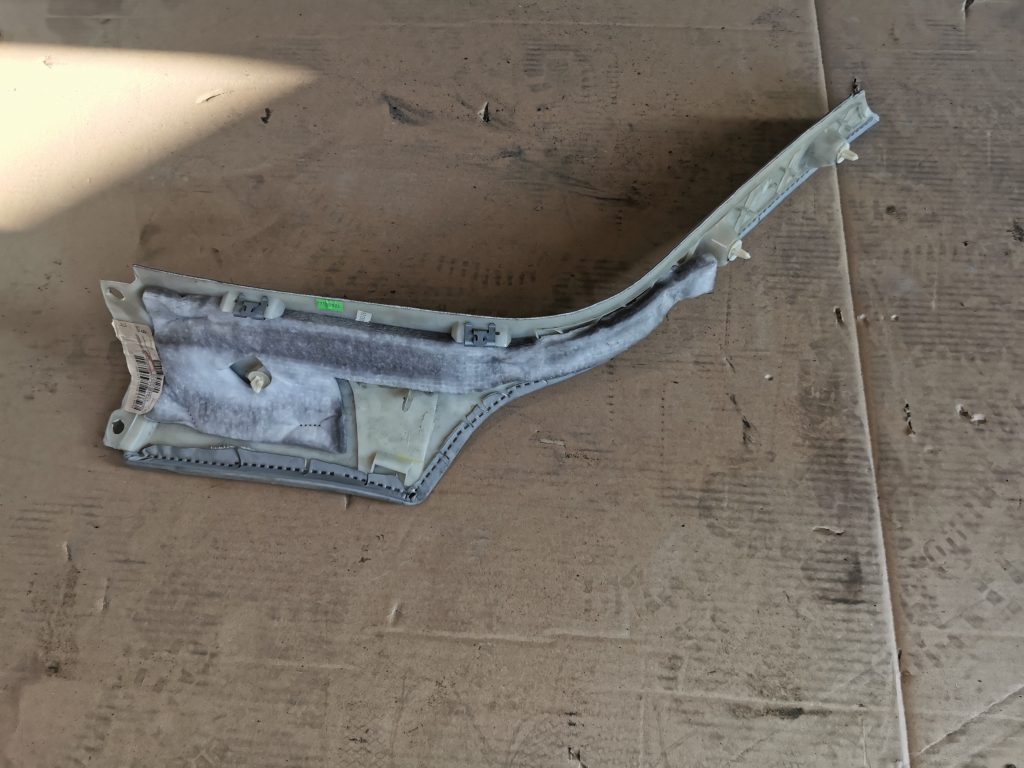 Bagažnieka nodalījuma statnes apdare priekš MERCEDES BENZ ML320 2005 BLACK 2 Bagažnieka nodalījuma statnes apdare priekš MERCEDES BENZ ML320 2005 BLACK