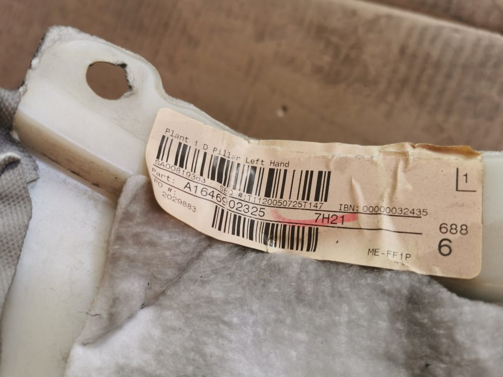 Bagažnieka nodalījuma statnes apdare priekš MERCEDES BENZ ML320 2005 BLACK 3 Bagažnieka nodalījuma statnes apdare priekš MERCEDES BENZ ML320 2005 BLACK