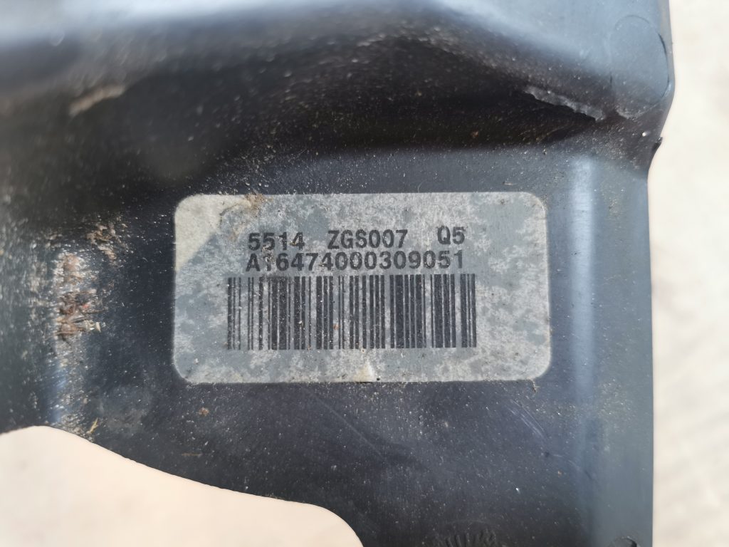 Bagāžnieka vāka apdare priekš MERCEDES BENZ ML320 2005 BLACK 4 Bagāžnieka vāka apdare priekš MERCEDES BENZ ML320 2005 BLACK