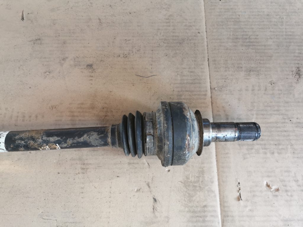 Pusass aizmugurē priekš MERCEDES BENZ ML320 2005 BLACK