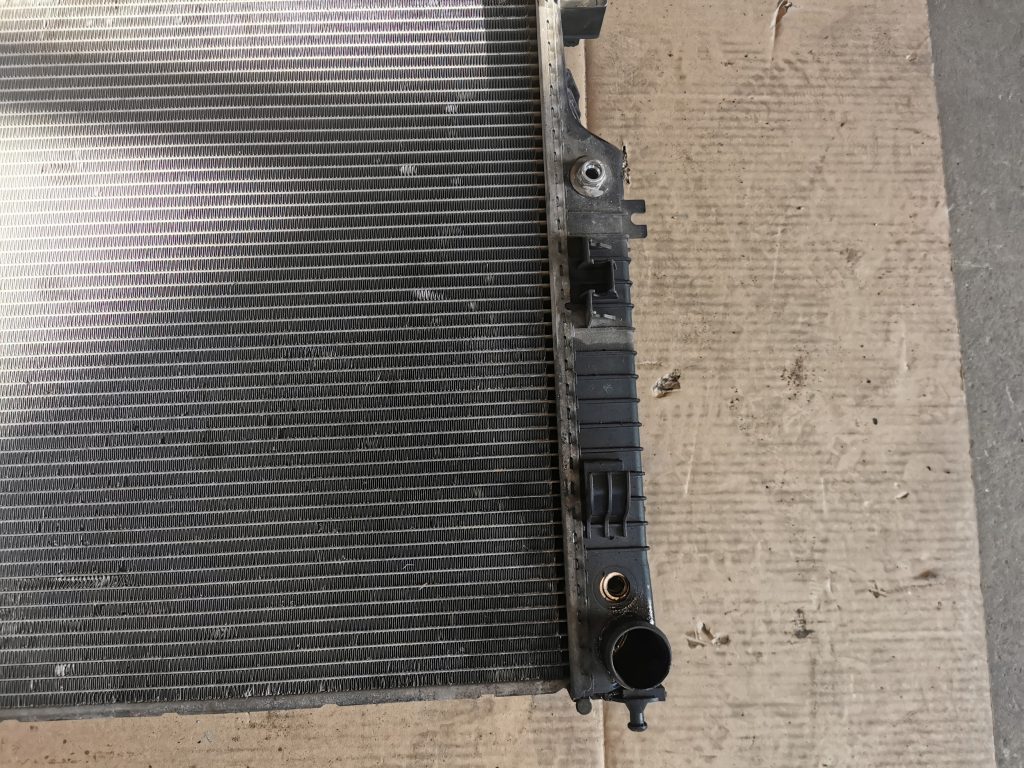 Dzesēšanas radiators priekš MERCEDES BENZ ML320 2005 BLACK 6 Dzesēšanas radiators priekš MERCEDES BENZ ML320 2005 BLACK