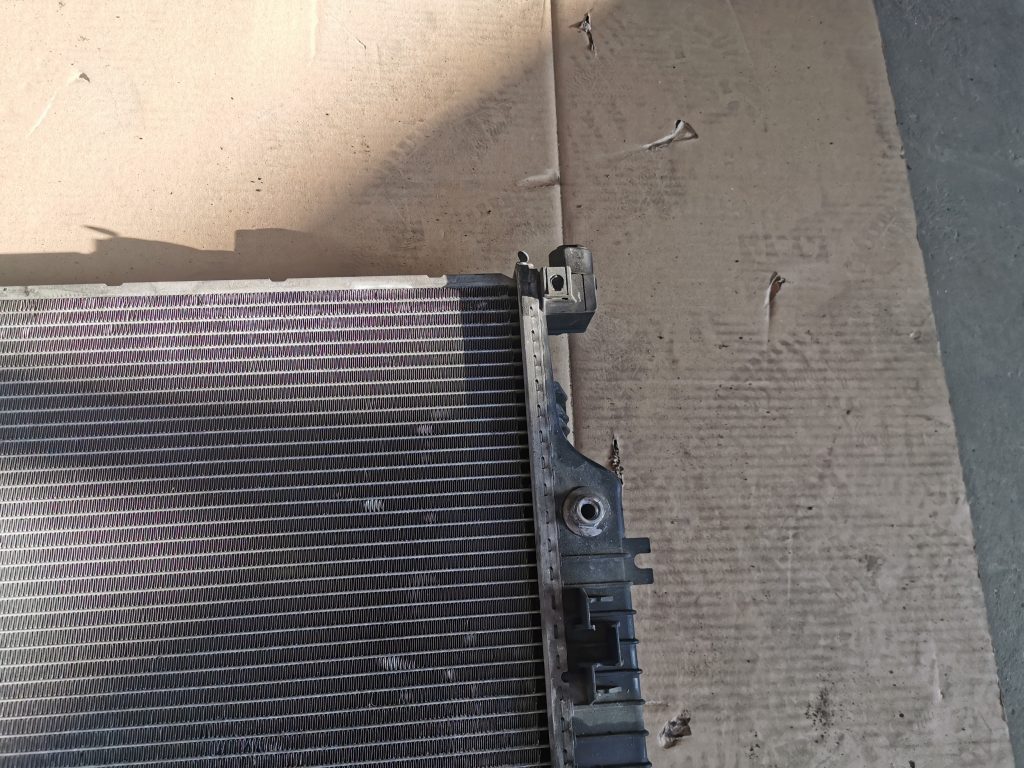 Dzesēšanas radiators priekš MERCEDES BENZ ML320 2005 BLACK 4 Dzesēšanas radiators priekš MERCEDES BENZ ML320 2005 BLACK