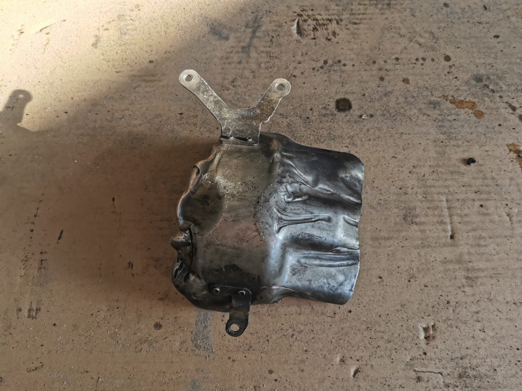 Karstuma aizsargs (mazs) priekš MERCEDES BENZ ML320 2005 BLACK 1 Karstuma aizsargs (mazs) priekš MERCEDES BENZ ML320 2005 BLACK