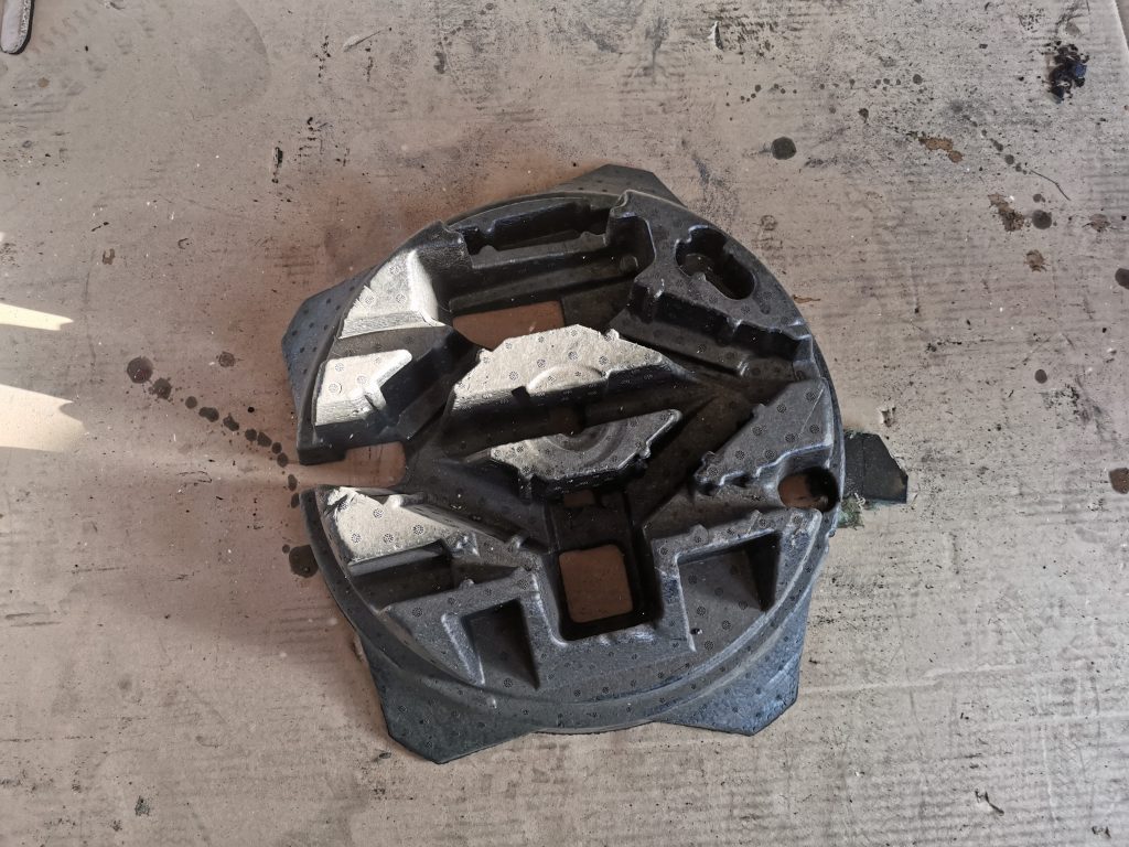 Bagāžnieka nodalījuma instrumentu ieliktnis priekš MERCEDES BENZ ML320 2005 BLACK