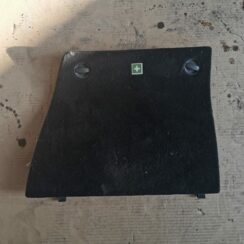 Bagāžnieka nodalījuma sānu apdares lūka priekš MERCEDES BENZ ML320 2005 BLACK