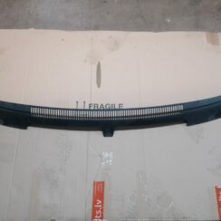 Vējstikla uzlikas (deflektora) režģis priekš DODGE JOURNEY 2008