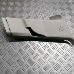 Aizmugurējas salona statnes apdare priekš DODGE JOURNEY 2008