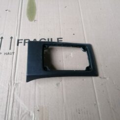 Dekoratīvs rāmis pārnesumu selektoram priekš DODGE JOURNEY 2008