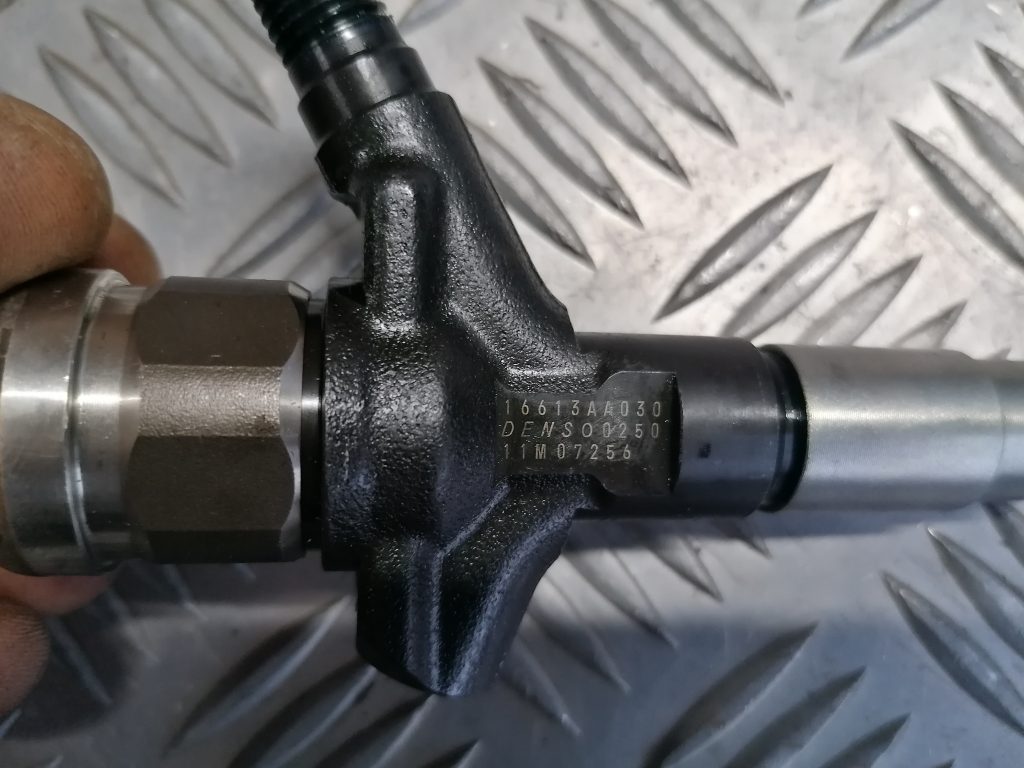 Degvielas smidzinātājs priekš SUBARU LEGACY 2011