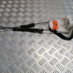 Aizmugurējo labo durvju slēdzene priekš SUBARU LEGACY 2011