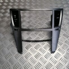 Mērinstrumentu paneļa gaisa vads, centrā priekš SUBARU LEGACY 2011