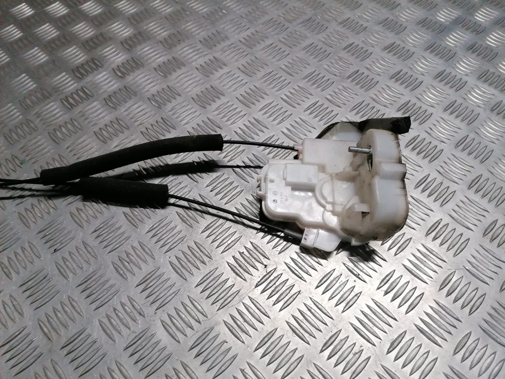 Aizmugurējo kreiso durvju slēdzene priekš SUBARU LEGACY 2011 1 Aizmugurējo kreiso durvju slēdzene priekš SUBARU LEGACY 2011