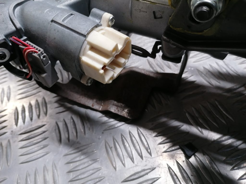 Stūres statne priekš SUBARU LEGACY 2011