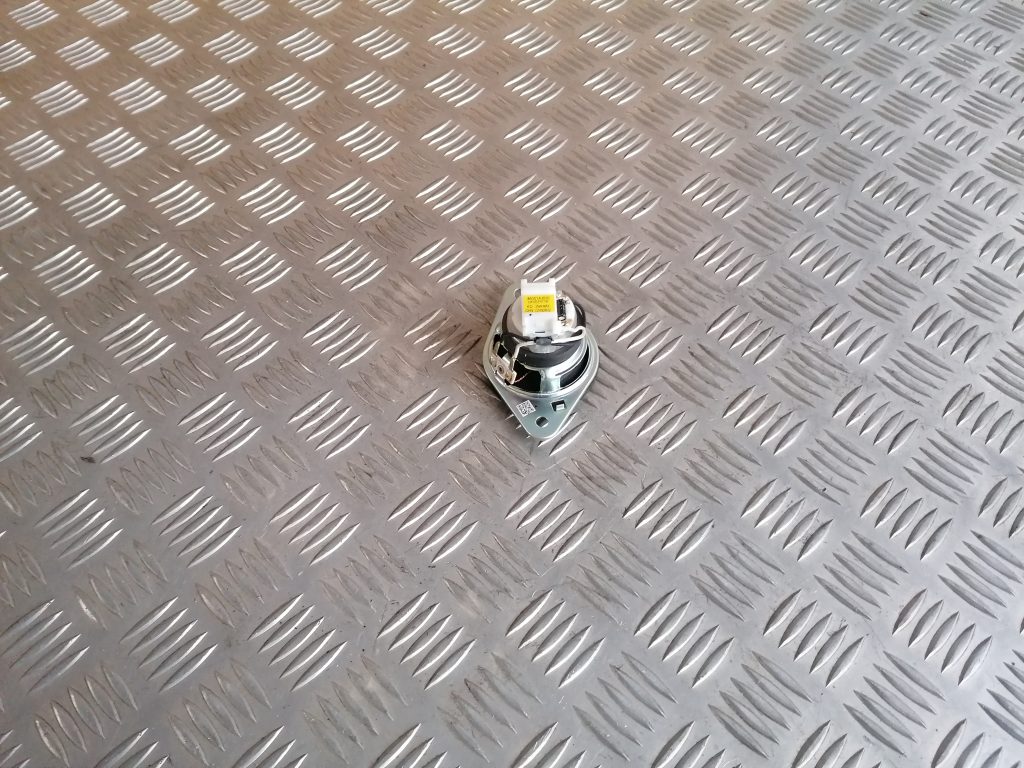 Durvju skaļrunis, augšā priekš SUBARU LEGACY 2011 2 Durvju skaļrunis, augšā priekš SUBARU LEGACY 2011