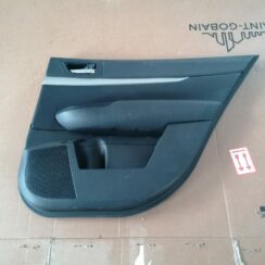 Aizmugurējo labo durvju apdare priekš SUBARU LEGACY 2011