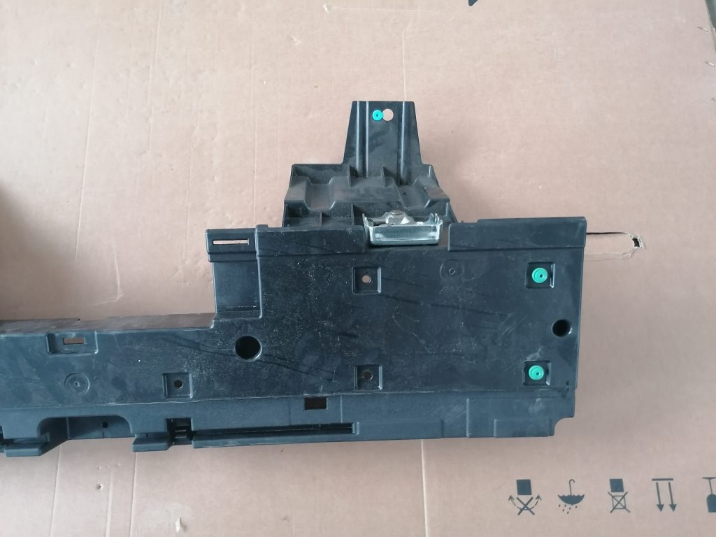 Bagāžnieka nodalījuma plastmasa priekš SUBARU LEGACY 2011 4 Bagāžnieka nodalījuma plastmasa priekš SUBARU LEGACY 2011