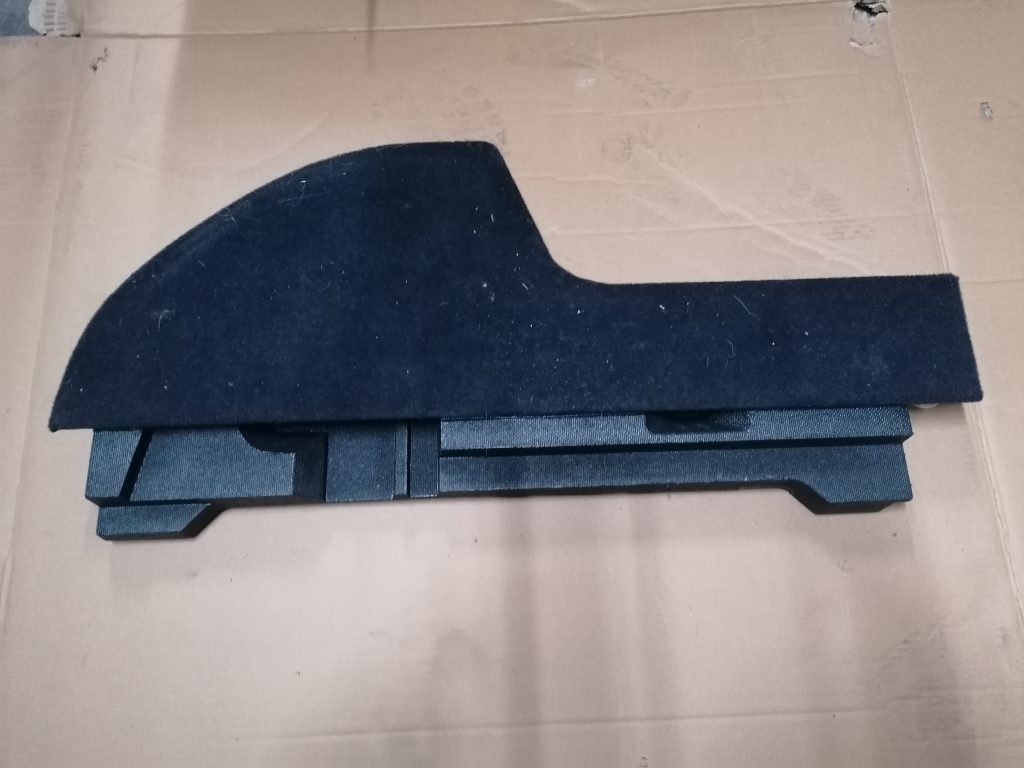 Bagāžnieka grīdas daļa priekš SUBARU LEGACY 2011 1 Bagāžnieka grīdas daļa priekš SUBARU LEGACY 2011