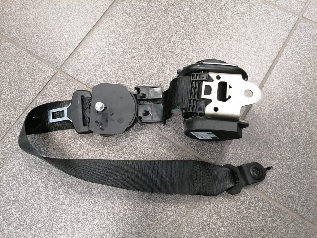 Priekšējā labā drošības josta priekš MERCEDES BENZ CLS 320 2005 2 Priekšējā labā drošības josta priekš MERCEDES BENZ CLS 320 2005