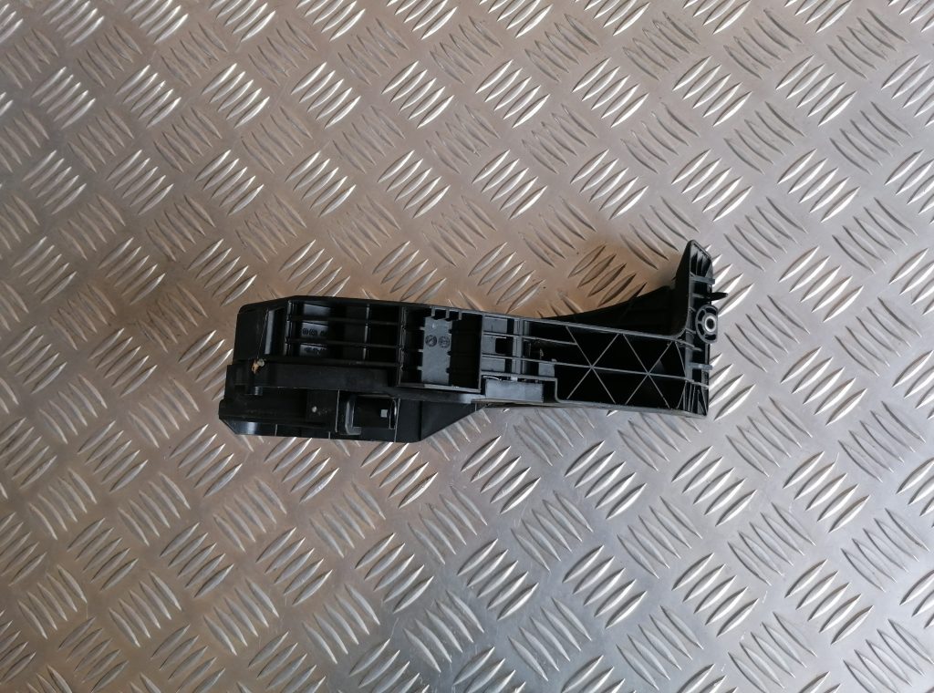 Gāzes pedālis priekš BMW 1 E87 2009 WHITE