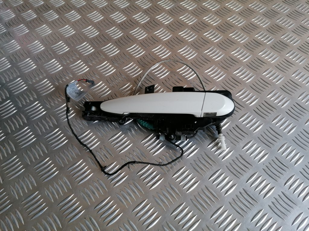 Aizmugurējais kreisais durvju rokturis priekš BMW 1 E87 2009 WHITE